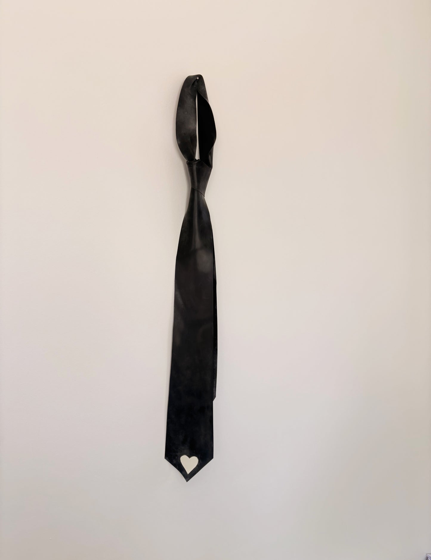 Latex Heart Tie